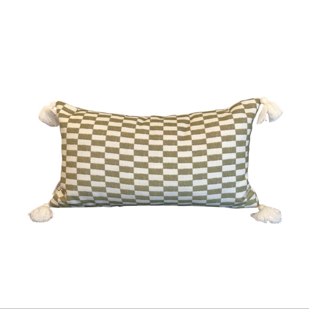 Leaf Patterned Green Accent Pillow| reversible| indoor/outdoor decor pillows - Picture 3 of 9